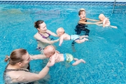 Плавание для грудничков в Центре обучения плаванию Деснянского района